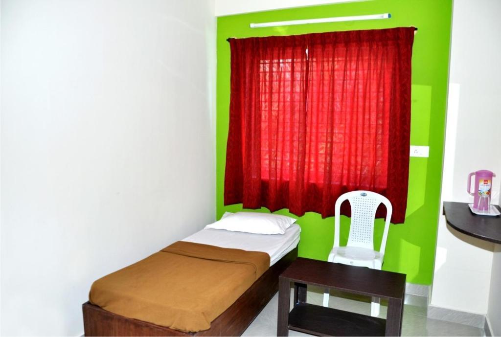 Maple Inn Budget Hotel Bangalore Eksteriør bilde